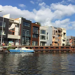 Homestay Industriele Wow! Private 35m2, Amsterdam