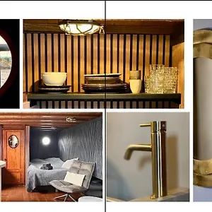 Houseboat-amsterdam-classic Couette-café